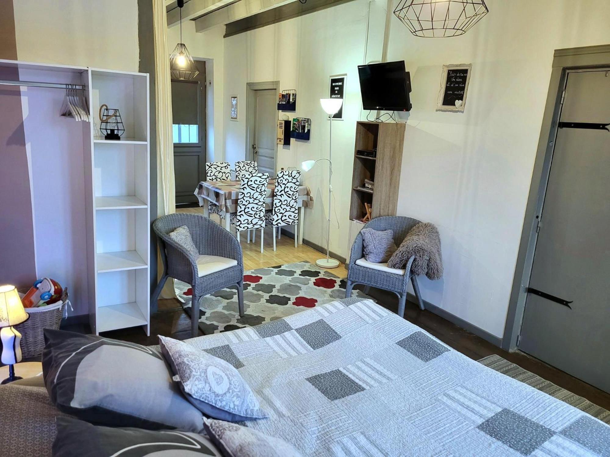 Saint-Bonnet-de-Four Chez Christy Chemin Des Dinots Bed & Breakfast 部屋 写真